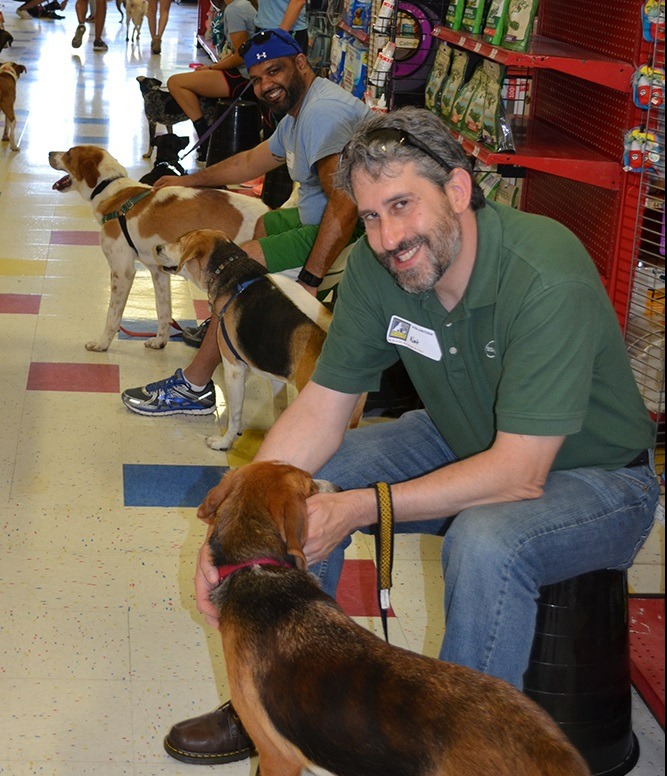SSAI volunteers at a Humane Society adoption event